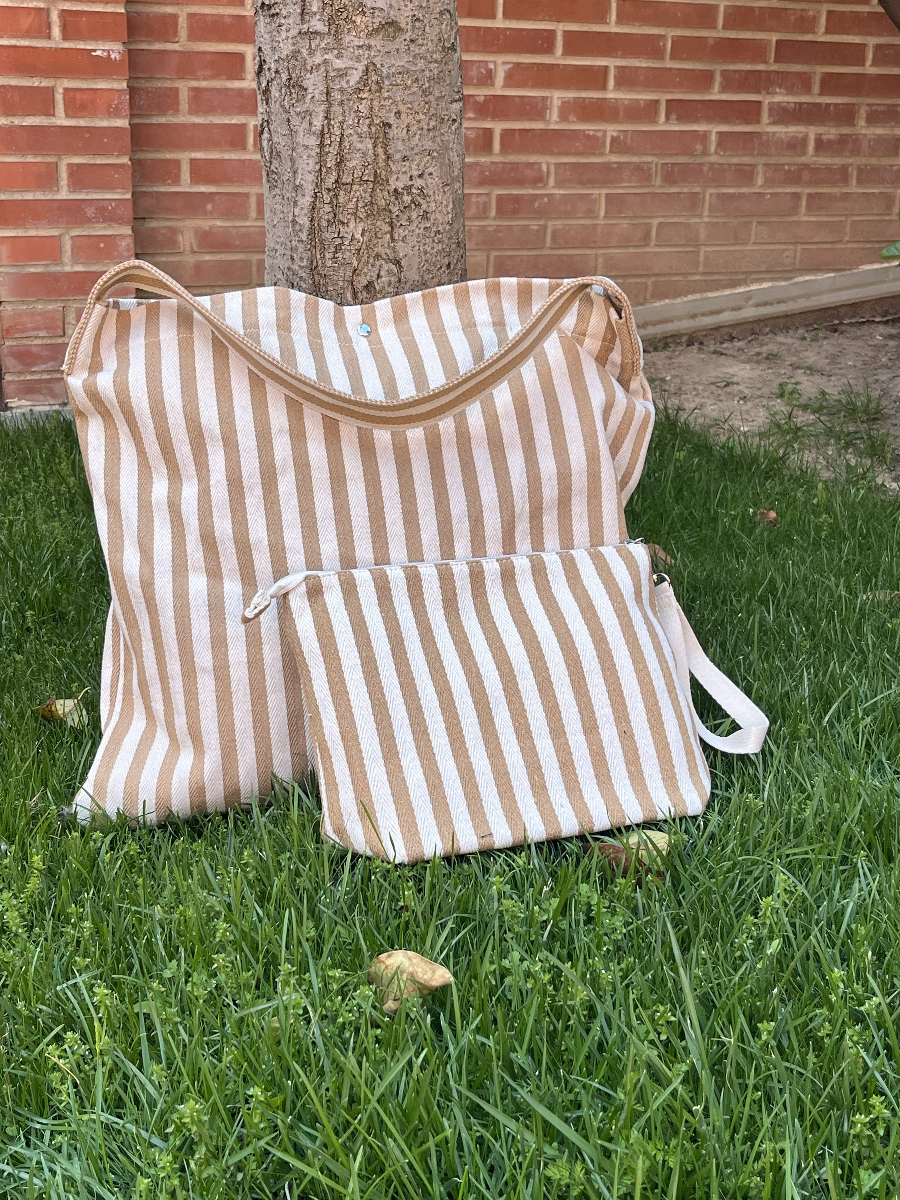 Conjunto de Bolsa y Neceser a Rayas