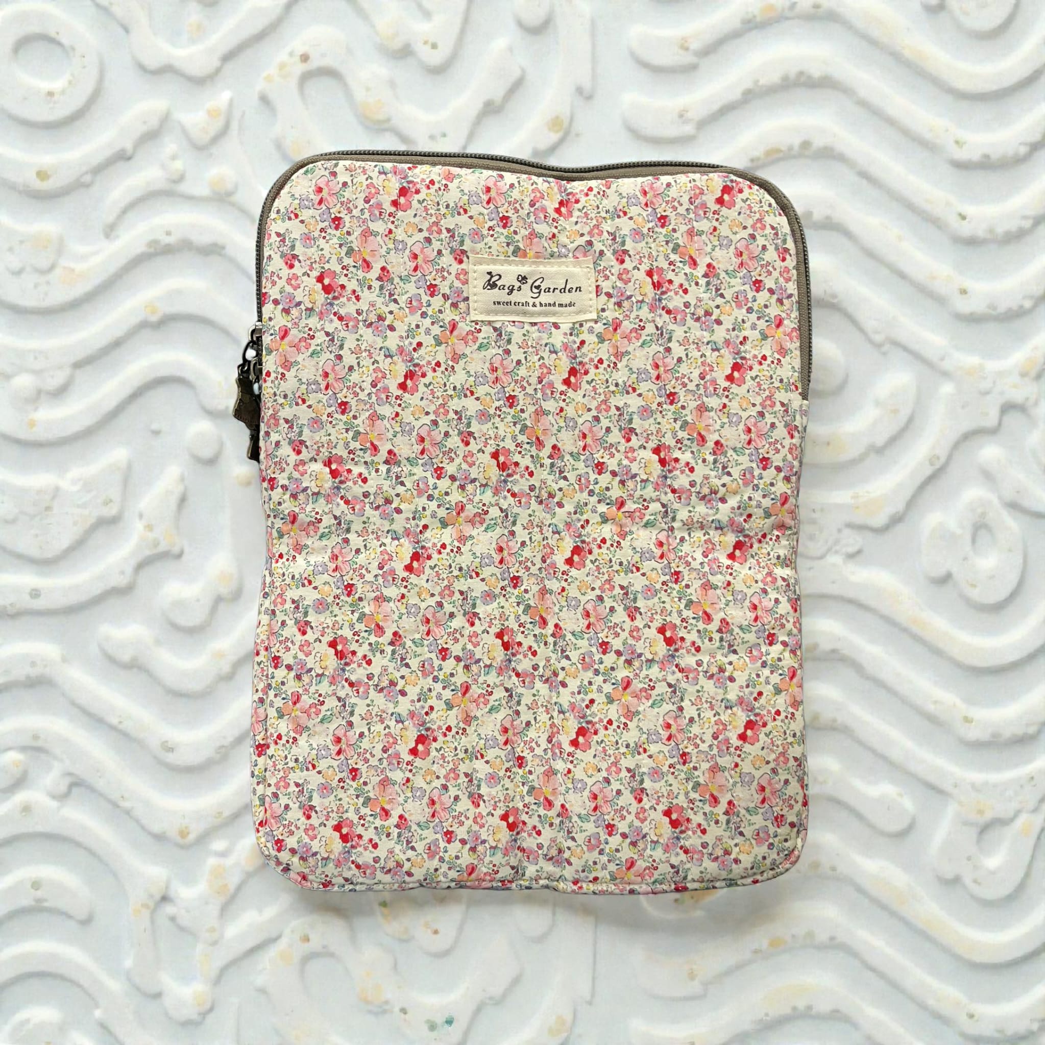 Funda LIBERTY Tablet/ iPad 11' Flores rositas